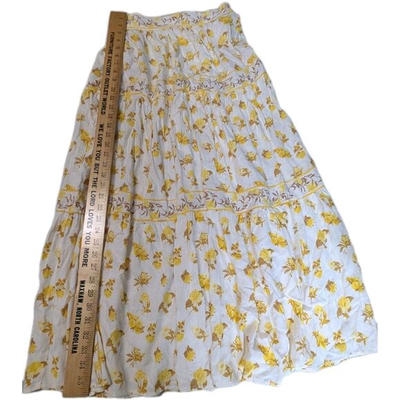 Rose + Olive Resort 100% Rayon Floral Tiered Maxi Skirt Size Small Yellow Boho - Picture 5 of 11